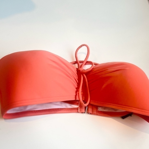 TOMMY HILFIGER Women's Ruched
Halter Bikini Swim Top Emberglow - L Clasp Closure - Picture 15 of 15